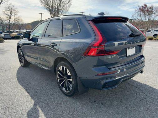 2026 Volvo XC60 B5 Plus