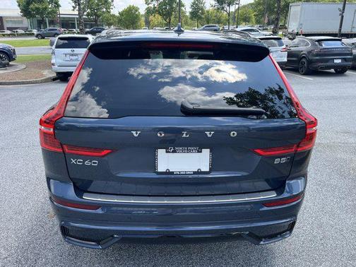 2023 Volvo XC60 B5 Plus Dark Theme