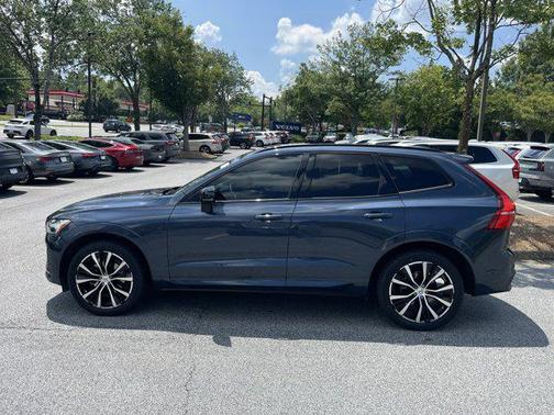 2023 Volvo XC60 B5 Plus Dark Theme