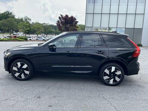 2025 Volvo XC60 Plug-In Hybrid T8 Plus