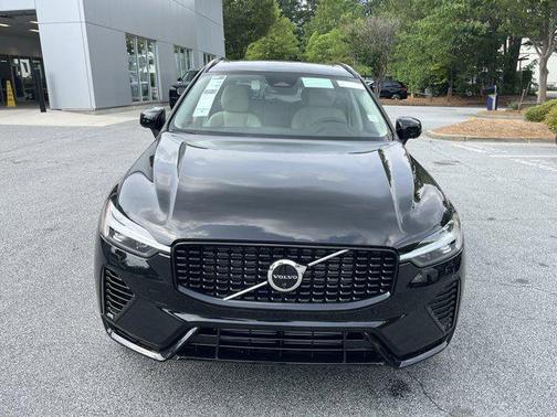2025 Volvo XC60 Plug-In Hybrid T8 Plus