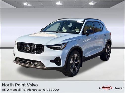 2026 Volvo XC40 B5 Plus