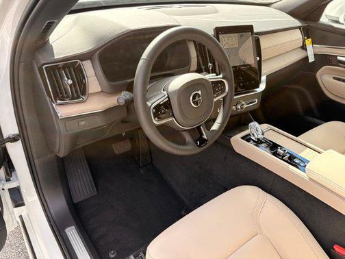 2026 Volvo XC90 B5 Plus 7-Seater