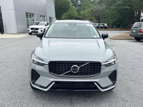 2025 Volvo XC60 Plus