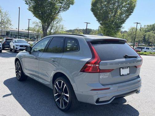 2025 Volvo XC60 B5 Ultra