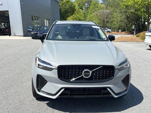 2025 Volvo XC60 B5 Ultra