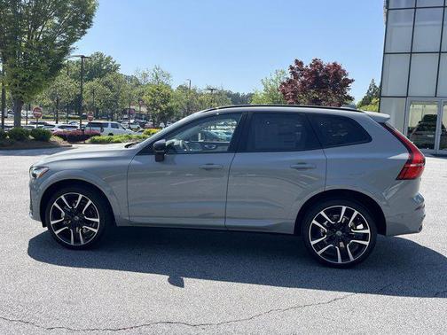 2025 Volvo XC60 B5 Ultra