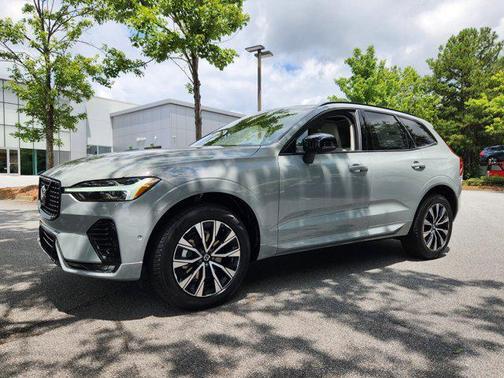 2025 Volvo XC60 Plus Dark Theme