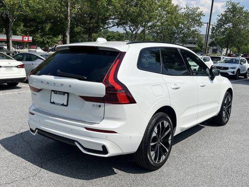 2026 Volvo XC60 B5 Plus