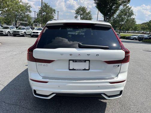 2026 Volvo XC60 B5 Plus