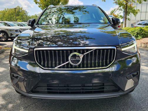 2025 Volvo XC40 Plus Bright Theme