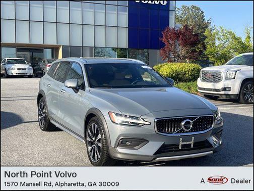 2022 Volvo V60 Cross Country T5