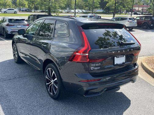 2024 Volvo XC60 B5 Plus Dark Theme