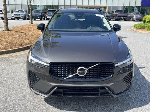 2024 Volvo XC60 B5 Plus Dark Theme