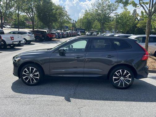 2024 Volvo XC60 B5 Plus Dark Theme