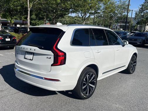 2025 Volvo XC90 B6 Core