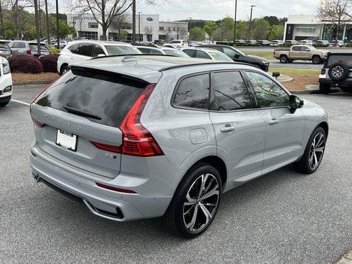 2025 Volvo XC60 B5 Ultra