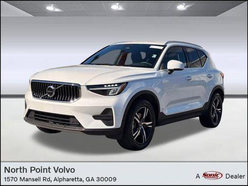2025 Volvo XC40 B5 Core Bright Theme