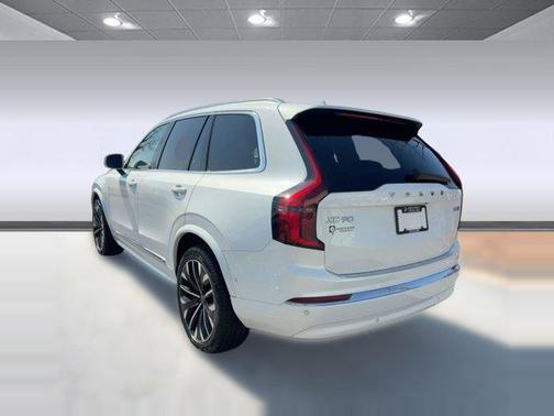2025 Volvo XC90 B6 Plus 7-Seater