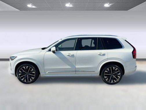 2025 Volvo XC90 B6 Plus 7-Seater