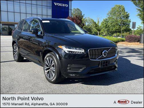 2022 Volvo XC90 T6 Momentum
