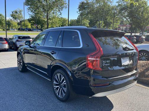 2022 Volvo XC90 T6 Momentum