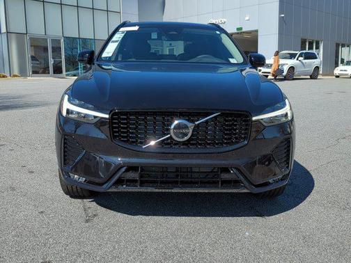 2025 Volvo XC60 B5 Plus