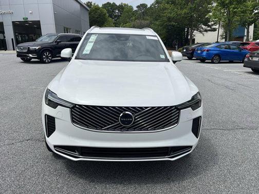 2025 Volvo XC90 B6 Plus 7-Seater