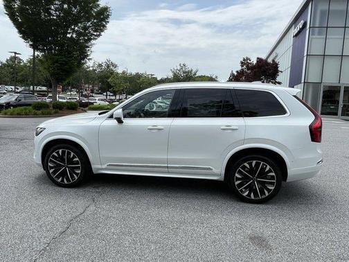 2025 Volvo XC90 B6 Plus 7-Seater