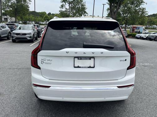 2025 Volvo XC90 B6 Plus 7-Seater
