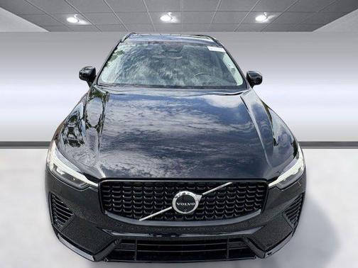 2025 Volvo XC60 Plug-In Hybrid T8 Ultra