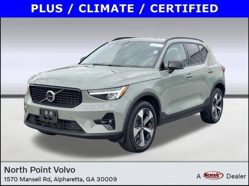 2024 Volvo XC40 B5 Plus Dark Theme