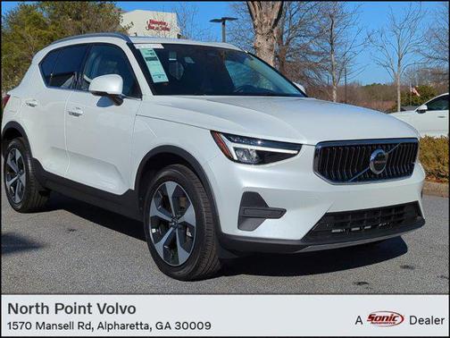 2025 Volvo XC40 B5 Core Bright Theme
