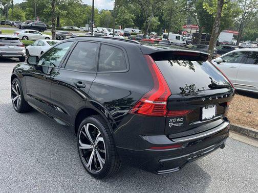 2023 Volvo XC60 Recharge Plug-In Hybrid T8 Ultimate Dark Theme