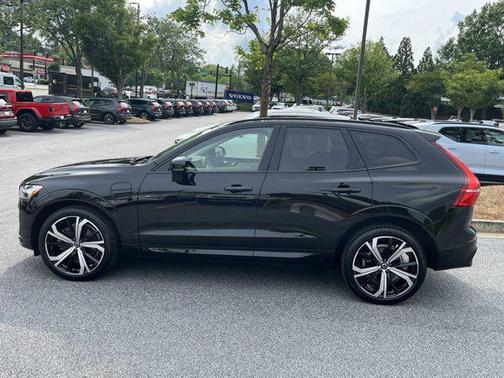 2023 Volvo XC60 Recharge Plug-In Hybrid T8 Ultimate Dark Theme