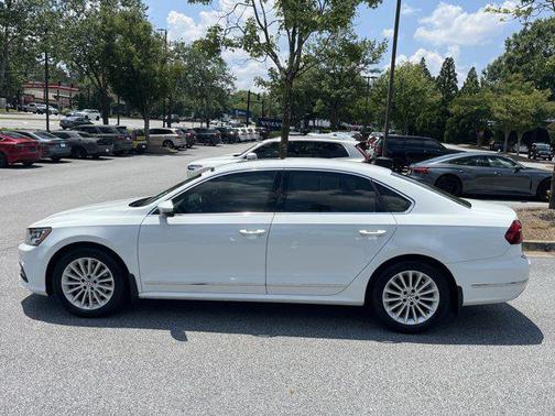 2017 Volkswagen Passat 1.8T SE