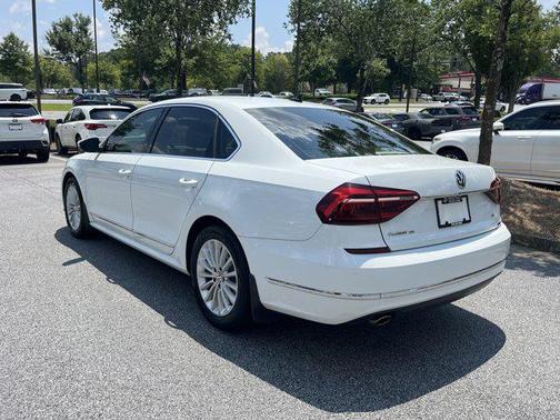 2017 Volkswagen Passat 1.8T SE