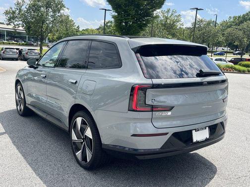 2025 Volvo XC60 Plug-In Hybrid T8 Ultra