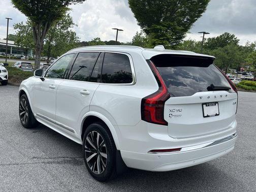 2025 Volvo XC90 B5 Core