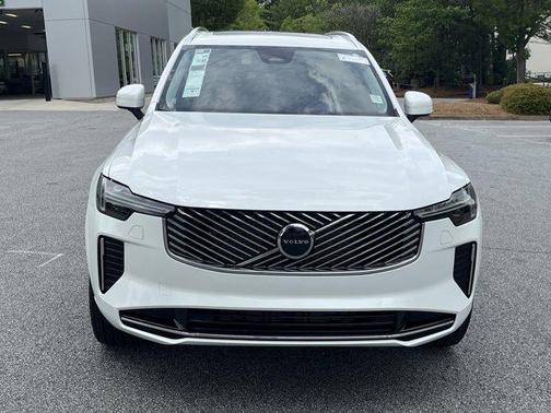 2025 Volvo XC90 B5 Core