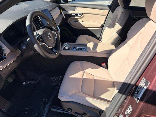 2026 Volvo XC90 B5 Core