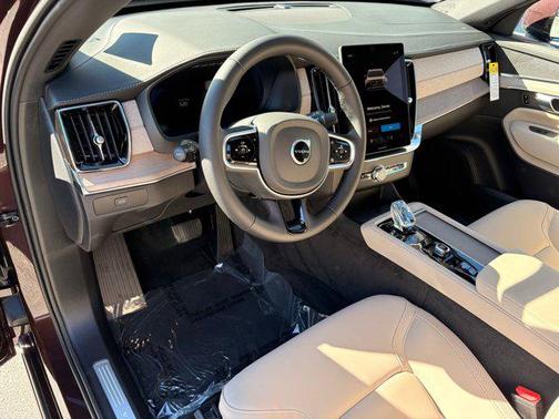 2026 Volvo XC90 B5 Core