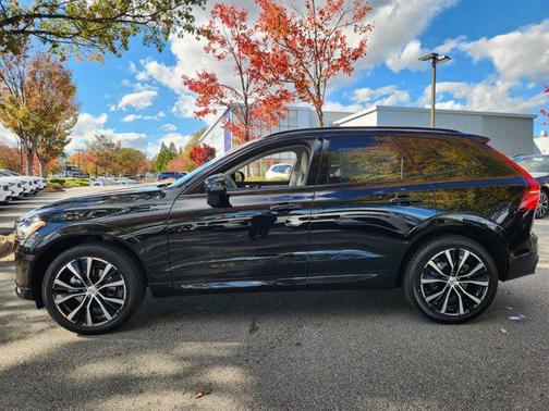 2025 Volvo XC60 Plus