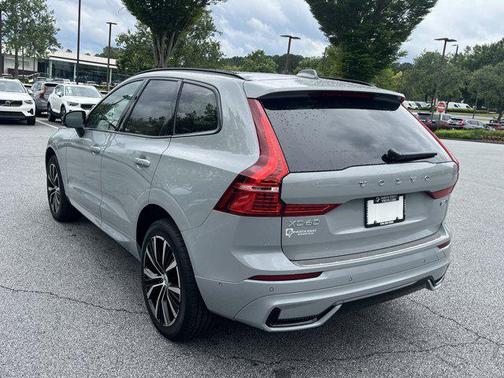 2025 Volvo XC60 B5 Plus