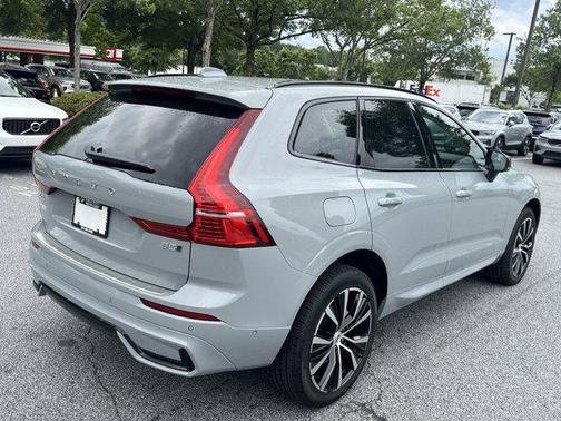 2025 Volvo XC60 B5 Plus
