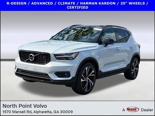 2022 Volvo XC40 T5 R-Design