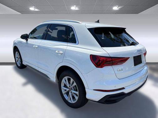 2022 Audi Q3 45 S line Premium