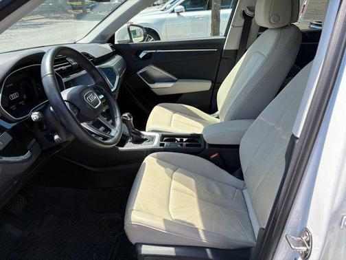 2022 Audi Q3 45 S line Premium
