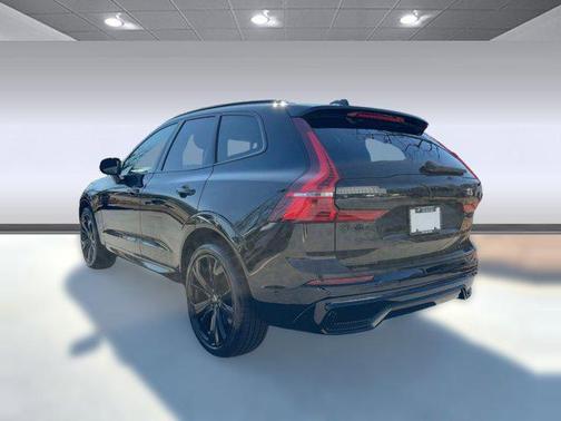 2024 Volvo XC60 B5 Ultimate Black Edition
