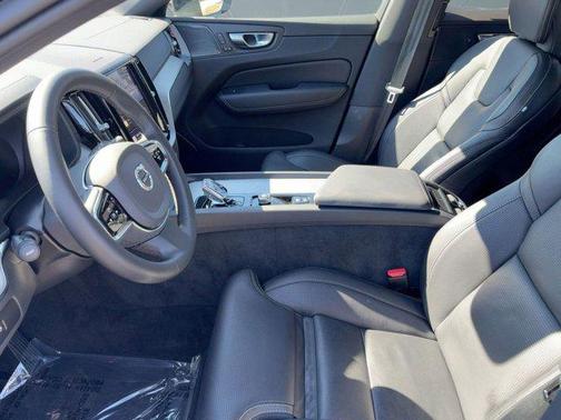 2024 Volvo XC60 B5 Ultimate Black Edition